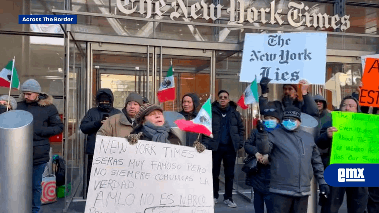 EMX-Simpatizantes-de-AMLO-protestan-frente-a-la-sede-del-New-York-Times